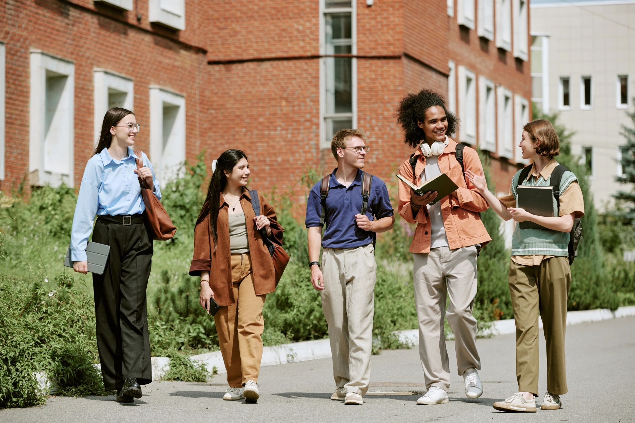 Students walking together on campus